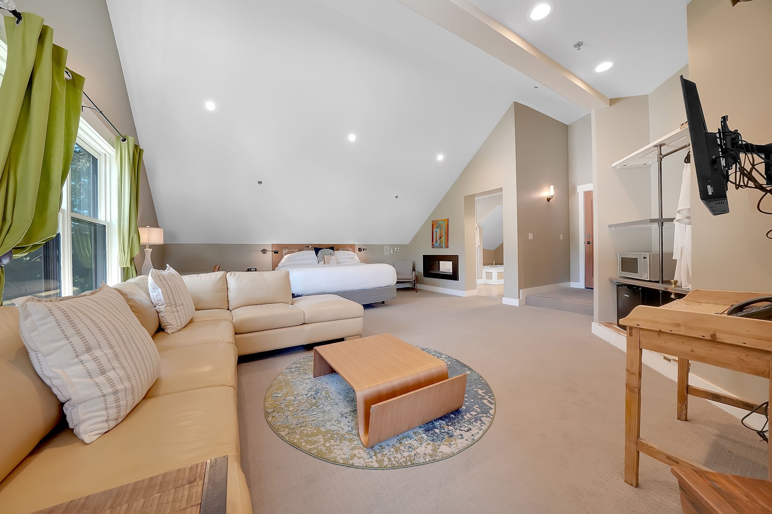 Penthouse | Book Your Luxurious Escape Now — Hanford House